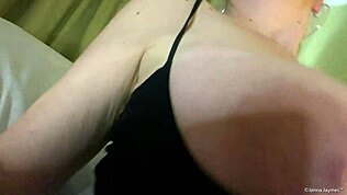 Sletvrouw Jenna Jaymes hoert zich uit aan een vreemde voor deepthroat actie in 1080p.