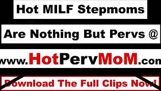 Ο γιος ψαχουλεύει τα φυσικά βυζιά της MILF μητριάς Mona Azar και την γαμάει σκυλάδικο με γιγάντιο πούτσο