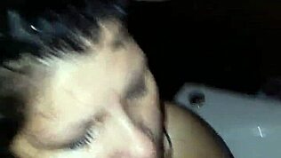 Milf imee kyrvän kuin Chelú Flor, päättyen suihin tulemiseen Barrabravan!