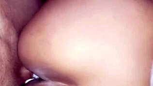 لذا، التقيت بصديقي الجامعي، انحنيت على أربع، وانتهى على مؤخرتي