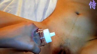 Slut Asia horny dibengkok dalam doggy!