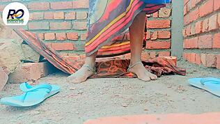 मैं तो साड़ी दिखाने, फिंगरिंग और बैंगन चुदाई के लिए पागल हूं, समझे?