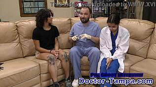 डॉक्टर टैंपा के साथ निकोल लुवा का एम्बैरेसिंग गायनो एग्जाम टैंपा यूनिवर्सिटी में