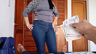 सौतेली बहन को पिंक पैंटी और ज्यादा देखने के लिए पैसे ऑफर किए