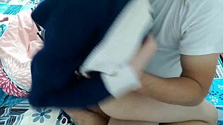 Fată vietnameză 18+ cu țâțe tari se lasă futută amator sălbatic toată ziua