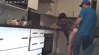 Ertappt meine Frau beim Betrügen mit dem Poolboy in wildem Anal-Sex