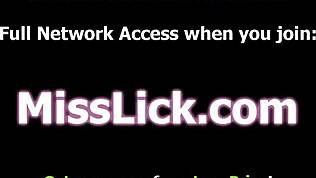 Wow 18+ verschlingt lesbische Tutors behaarte Fotze im wilden Facesitting