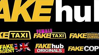 Hé, veux rouler avec moi ? J'ai des seins mortels et un cul affamé !