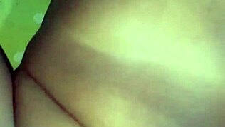 Pampa dobi closeup pičko v hardcore seji z divjim jebanjem in kremasto končnico.