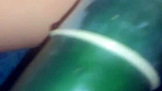 Yani, sadece takılıyordum ve kıçıma salatalık soktum! İnanabiliyor musun?