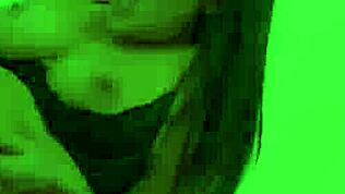 آسا أكيرا ولندن تغوصان في لعب ليزبي بري معا