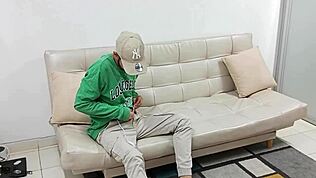 Stemor Føler Lidenskap Når Stesønn Fyller Rumpa Hennes Med Cum