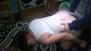 Преди да излезем, чукаме догги реално бързо