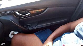 Schau mir zu, wie ich diese saftige Muschi necke und spiele