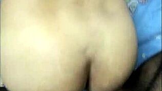 Fata adolescentă 18+ indiană de la facultate primește prima futai hardcore de la iubit cu blowjob Desi MMS