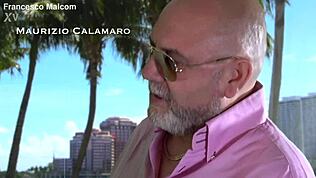 美女イタリア人モデルがシェイクのケツ舐め奉仕