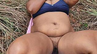 Seks Luar Dengan Isteri, Hisap Tete Besar Kongkek Memek Doggy 😍