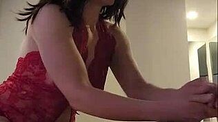 Isa milf obožuje jahat ogromen kurac v divjem doggystyle 😍