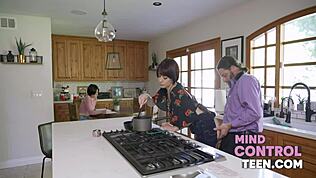 嘿，检查我们的开放逼政策 与自由使用家庭—Angelina Red, Jessica Ryan, Jack Vegas