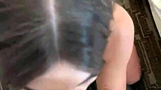 Приятелката ми не може да спре да смуче дебелия хуй на заварения ми братовчед