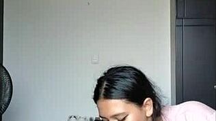 मेरे साले के कमरे में घुसकर उसकी बड़ी लंड पर राइड करना