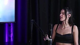 服従苦手な彼女デボラ・アンドラーデのフェティシ sheer red