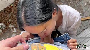 разговорно: бърз публичен блоуджоб на снимки, свършва в уста