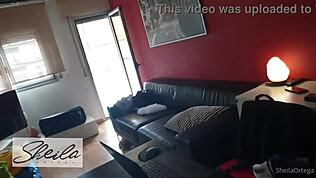 Hej, baby, pokračuj v rozhovore na telefóne, kým ťa tvrdý ojebávam - Sheila Ortega