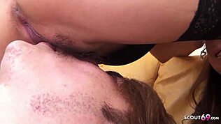 Hermana japonesa enseña a un chico virgen a follar.