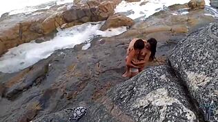 Vittu! Vein tyttöystäväni rannalle villiin brasilialaiseen näkymään ja naidin kovasti!