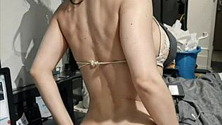 Ai văzut vreodată un model 3D hentai masturbându-se în spital?