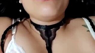 Frumoasa tânără casnică spaniolă de 18+ Bluee arată față de plăcere în timp ce se masturbează pentru tine