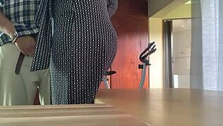 Kamera kapta el, ahogy a főnök a titkárnővel kefél munka közben – lebukott a csalás?