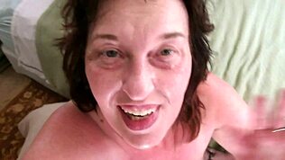 Velikanka Dawnskye1962 draži v pantih brez mednožja za Patrickovo prošnjo