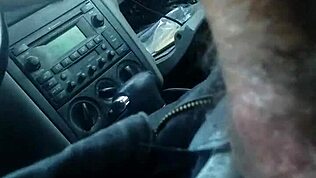 Курва в Камдън Ню Джърси дълбоко гърло и дави се на кур в кола