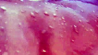 Azijski solo tip eksplodira z intenzivnim cumom v divji seansi