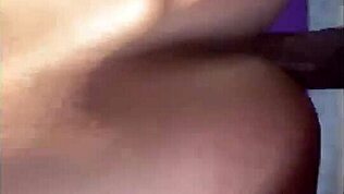 Moments anaux intenses avec des bites monstrueuses dans une compilation rapide.