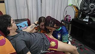 Follándome a dos chicas jóvenes