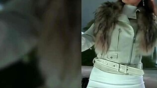 哇，我忍不住盯着Jeny Smith的俄罗斯美女在公共紧身裤里