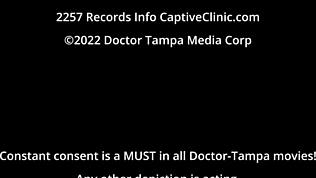 Mies, nämä 2 miespoliisia riisuvat korruptoituneen Mara Luvin Rikers Islandilla