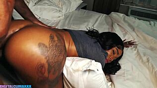 ネットフリ見てムチ黒ギャルがデカBBCフェラ騎乗しまくり最高