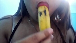 OMG, watch this Filipina babe seduce with a banana in solo play! 🍌