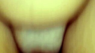 Hårig fitta dränkt i cumshots efter hårt ståknull