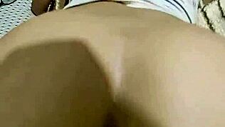 Incroyable ! Chatte crémeuse dégouline sur grosse bite !