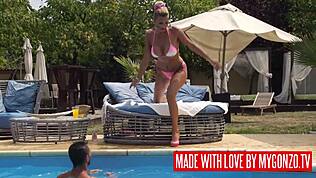 वॉच मुगुर फकिंग स्टनिंग बिग बूब्स जर्मन मिल्फ लाना वेगास आउटडोर बाय पूल