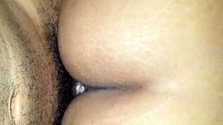 लेट नाइट लेटिना पसी पीओवी क्लोज अप में वेट हो जाती है!