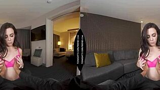 Iubita de azi noapte, micuța sexy Whitney Wright călărește pula mare neagră a fanului ei