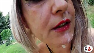 Německá babe dostává cum na obličej.