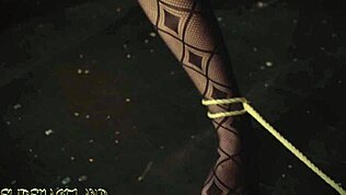 Åh man, häller vax på 18+ tonårings tuttar, smäller till rumpan hårt, gör henne till min!