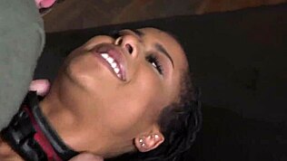 بنكي يسيطر على فتاة سوداء 18+ في قيود ضيقة لإثارة مثيرة